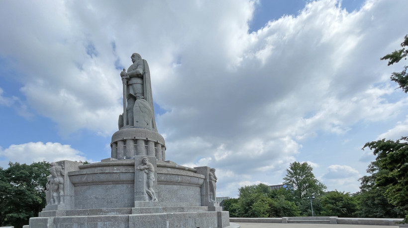 Bismarck Denkmal Hamburg Aussenansicht
