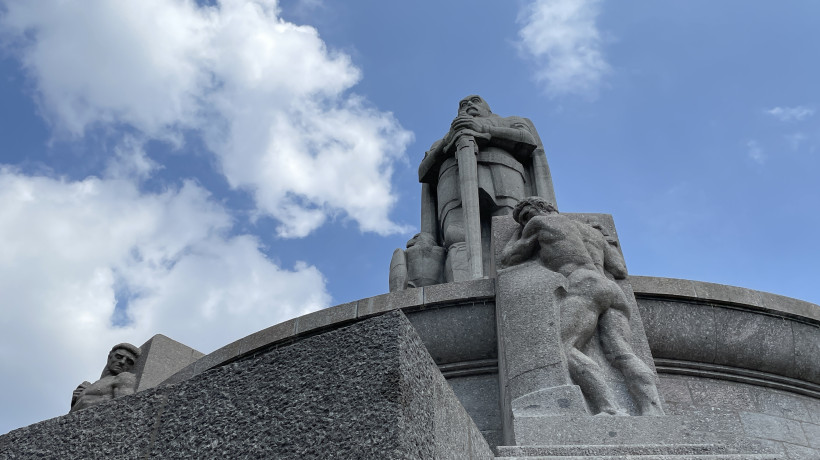 Bismarck Denkmal Hamburg Skulpturen