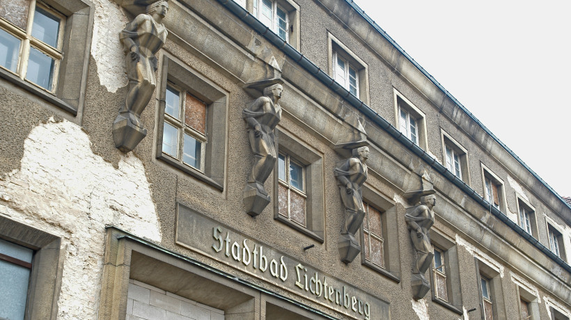 Hubertusbad Lichtenberg Fassade